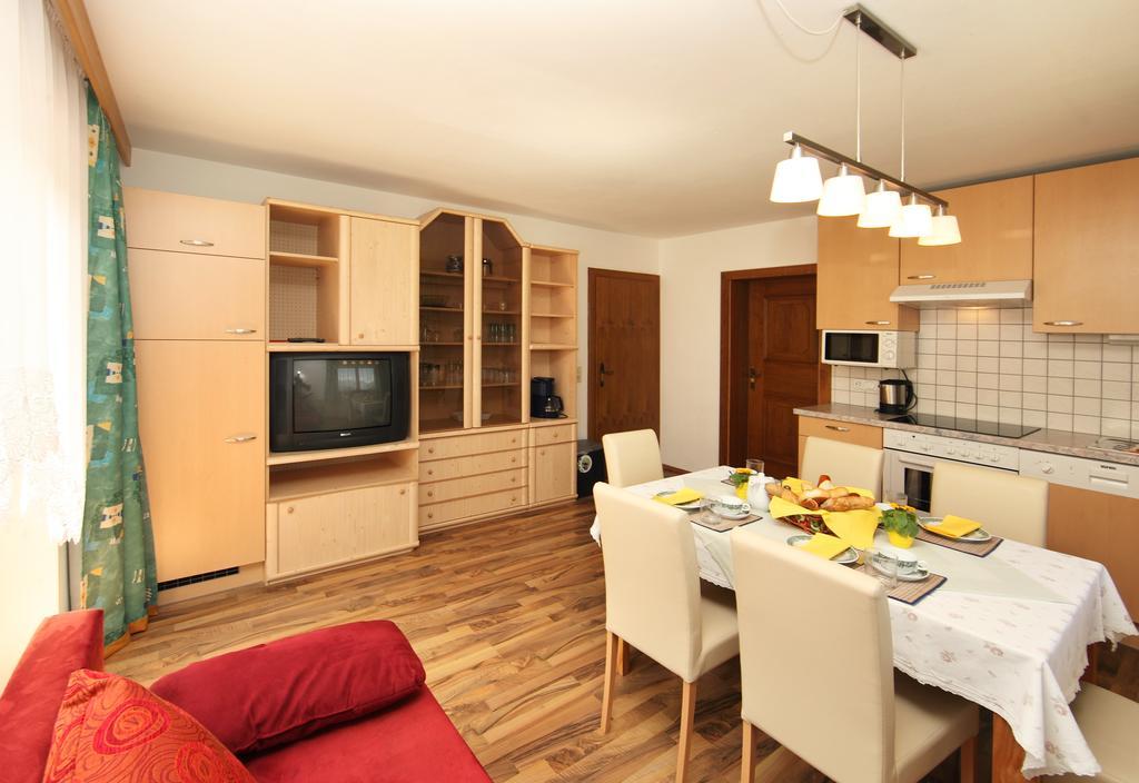 Landhaus Weiss Apartment Maishofen Cameră foto